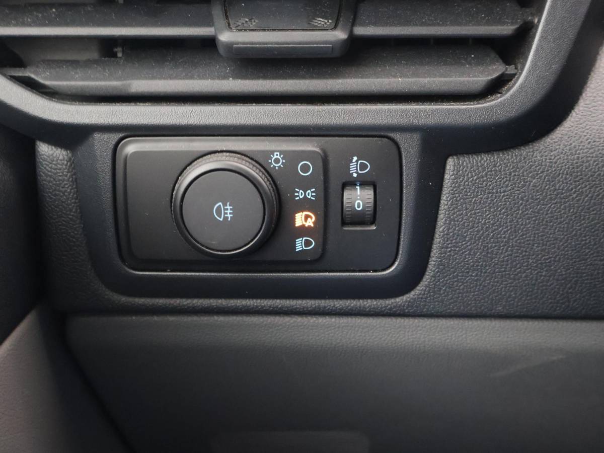 Ford Transit Custom Ford Transit Custom 300 2.0 TDCI L2H1 6-PERS DUBBEL CAB. + TREKHAAK | CARPLAY | CAMERA