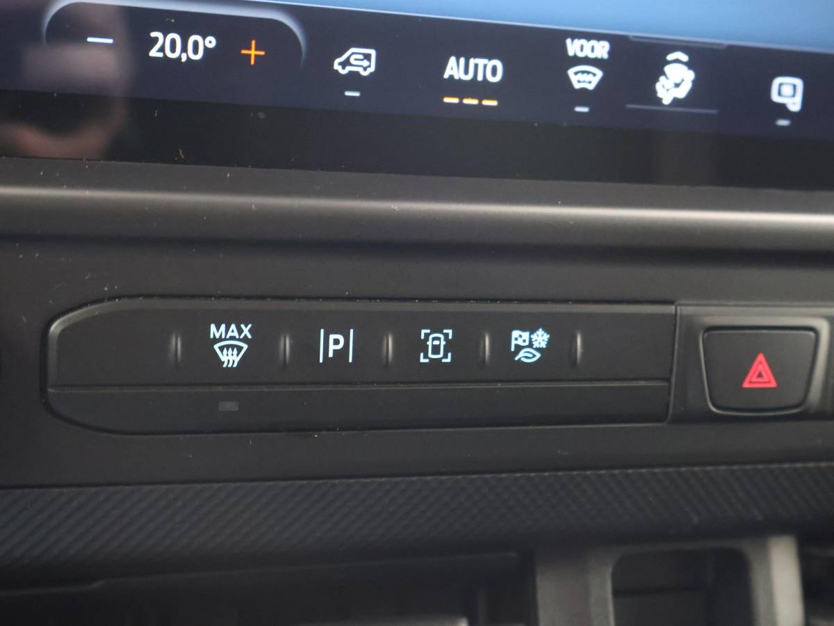 Ford Transit Custom Ford Transit Custom 300 2.0 TDCI L2H1 6-PERS DUBBEL CAB. + TREKHAAK | CARPLAY | CAMERA