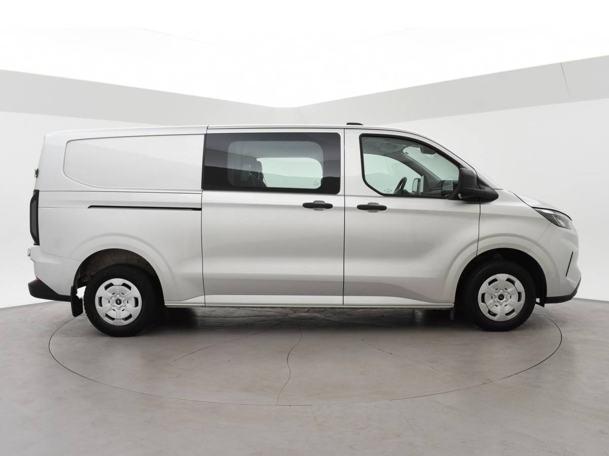 Ford Transit Custom Ford Transit Custom 300 2.0 TDCI L2H1 6-PERS DUBBEL CAB. + TREKHAAK | CARPLAY | CAMERA