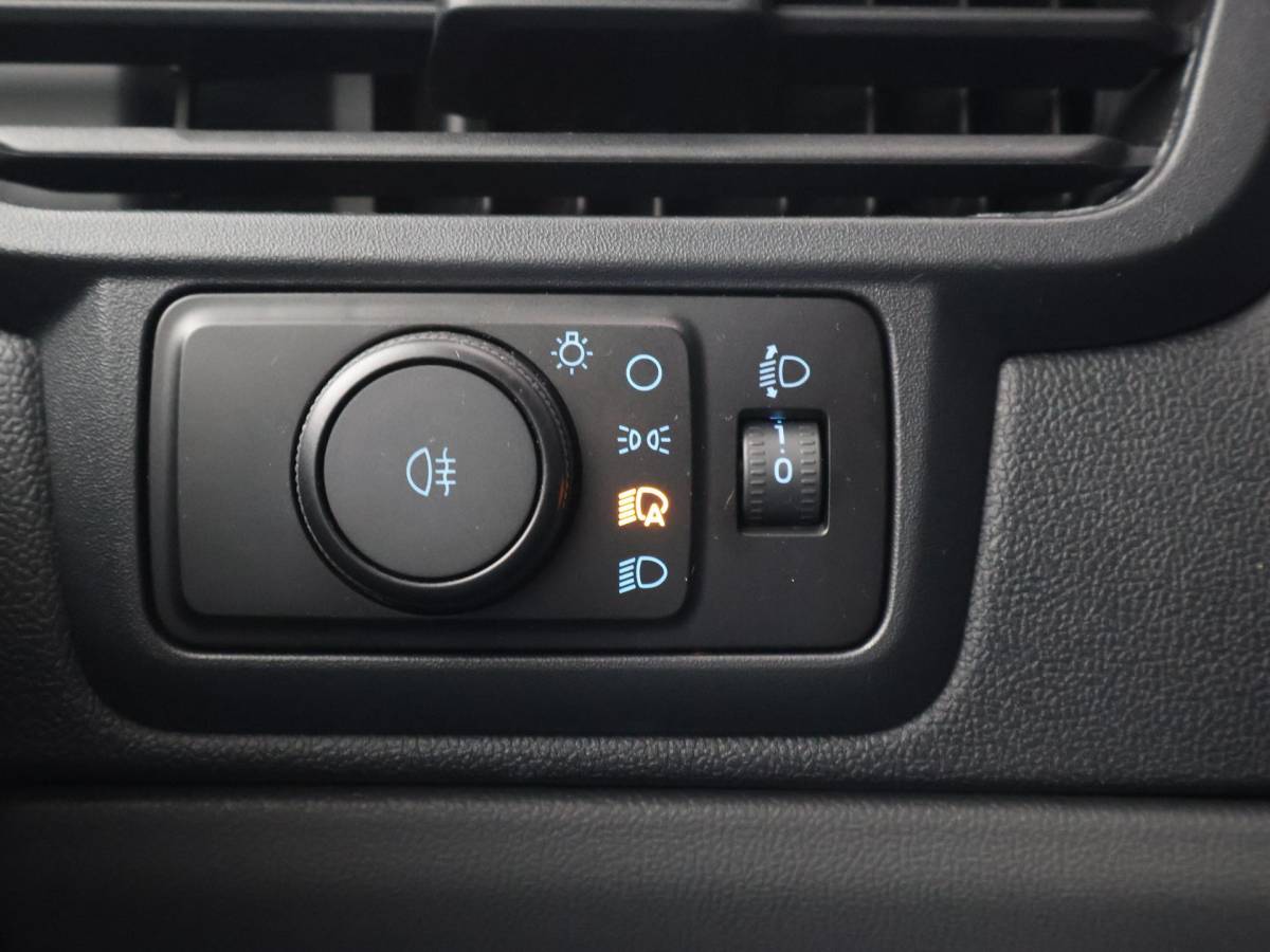 Ford Transit Custom Ford Transit Custom 300 2.0 TDCI L2H1 6-PERS DUBBEL CAB. + TREKHAAK | CARPLAY | CAMERA