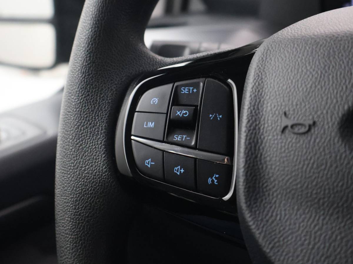 Ford Transit Custom Ford Transit Custom 300 2.0 TDCI L2H1 6-PERS DUBBEL CAB. + TREKHAAK | CARPLAY | CAMERA