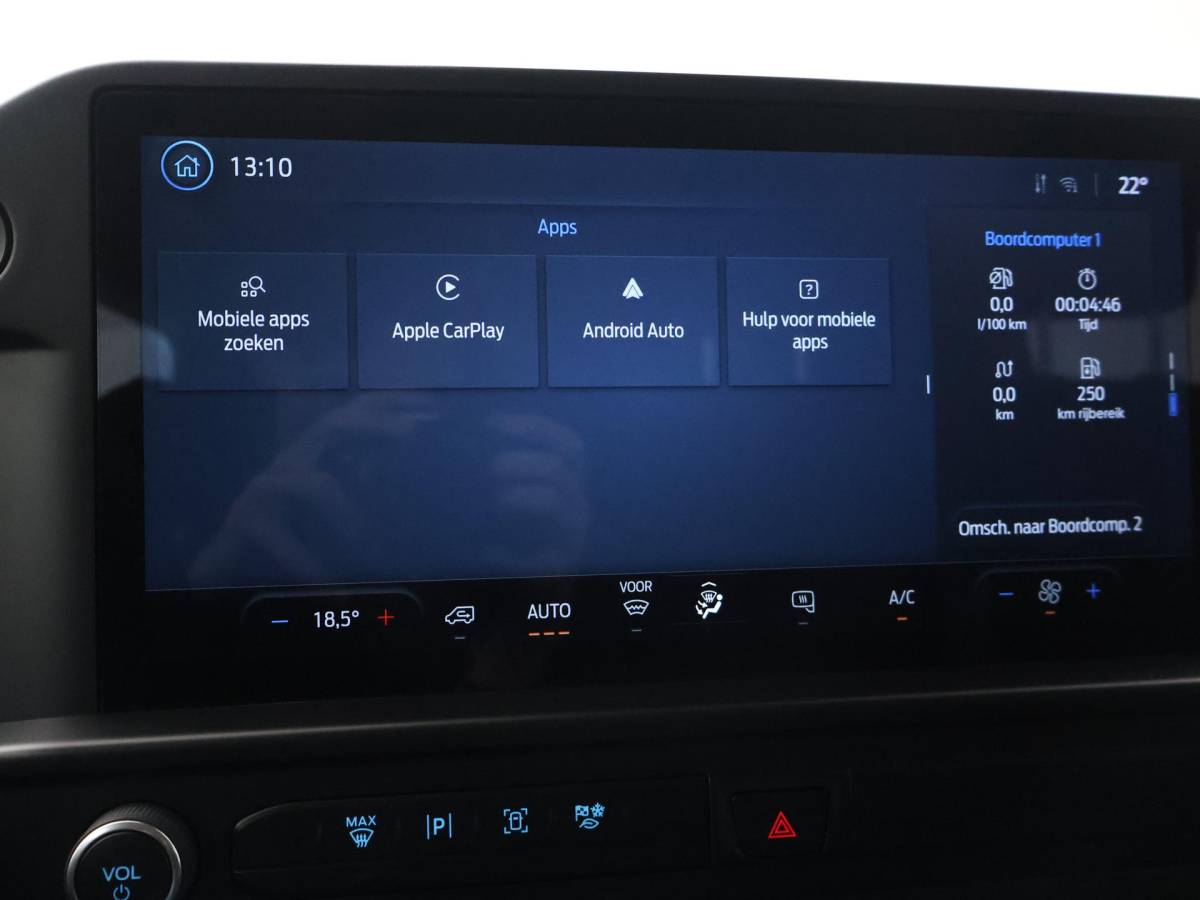 Ford Transit Custom Ford Transit Custom 300 2.0 TDCI L2H1 6-PERS DUBBEL CAB. + TREKHAAK | CARPLAY | CAMERA