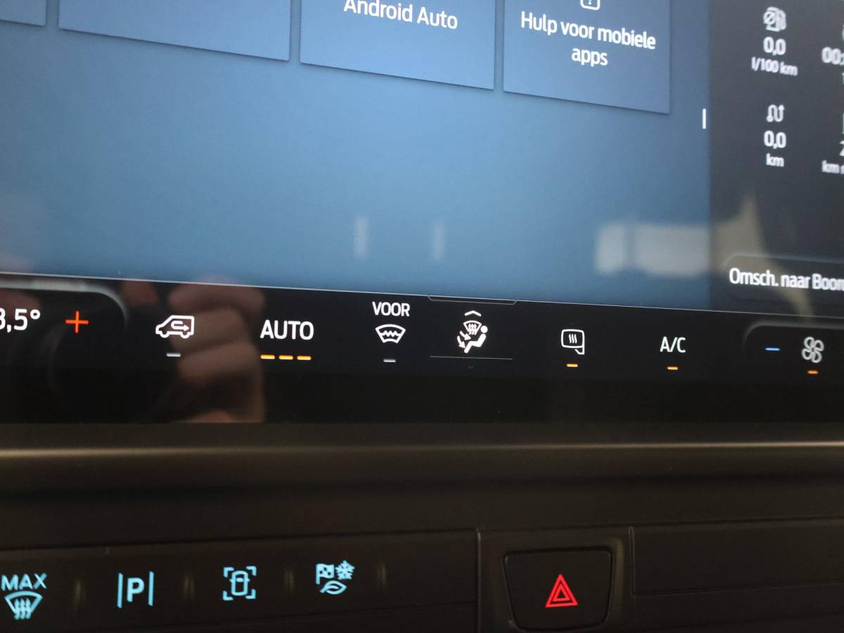 Ford Transit Custom Ford Transit Custom 300 2.0 TDCI L2H1 6-PERS DUBBEL CAB. + TREKHAAK | CARPLAY | CAMERA