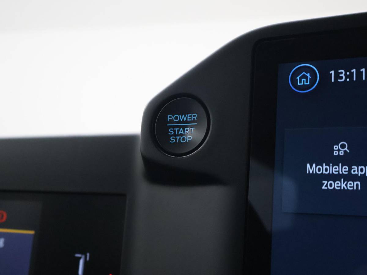 Ford Transit Custom Ford Transit Custom 300 2.0 TDCI L2H1 6-PERS DUBBEL CAB. + TREKHAAK | CARPLAY | CAMERA