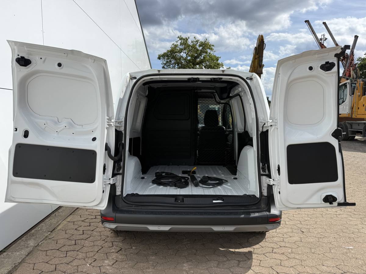 Renault Kangoo Renault Kangoo E-Tech 45kWh 122PK L1 Elektrisch 300km WLTP 98.5% (SOH) Climate Control Cruise Control LED Parkeersensoren Achter