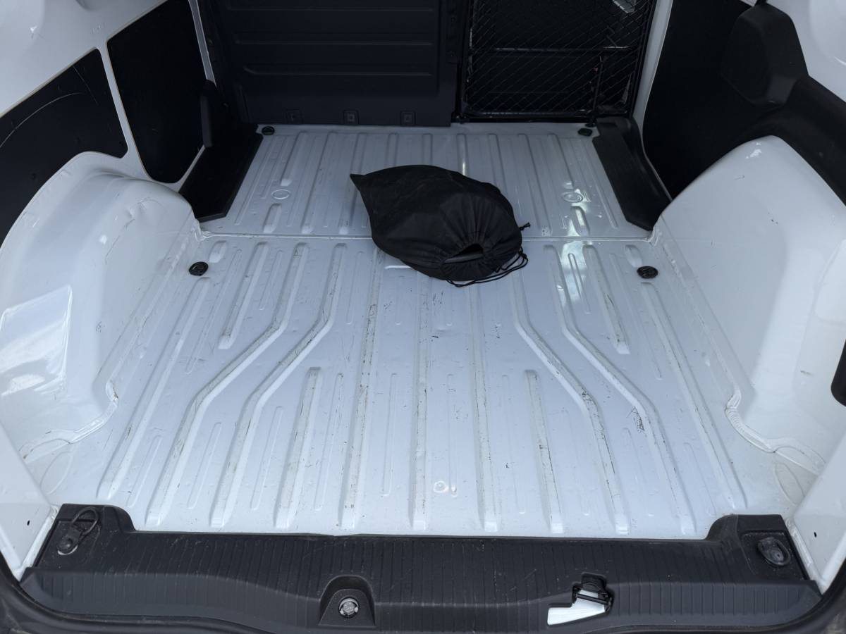 Renault Kangoo Renault Kangoo E-Tech 45kWh 122PK L1 Elektrisch 300km WLTP 98.5% (SOH) Climate Control Cruise Control LED Parkeersensoren Achter