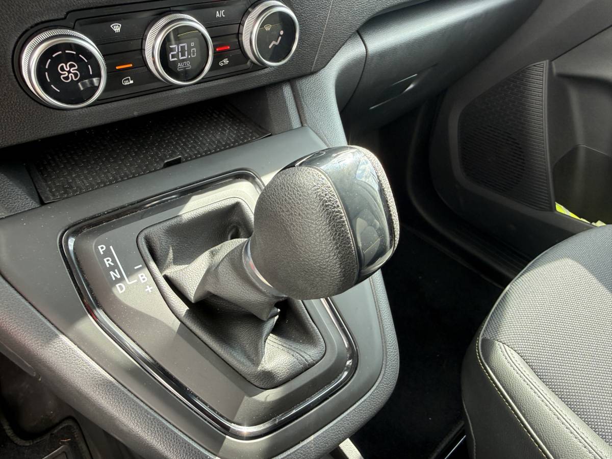 Renault Kangoo Renault Kangoo E-Tech 45kWh 122PK L1 Elektrisch 300km WLTP 98.5% (SOH) Climate Control Cruise Control LED Parkeersensoren Achter