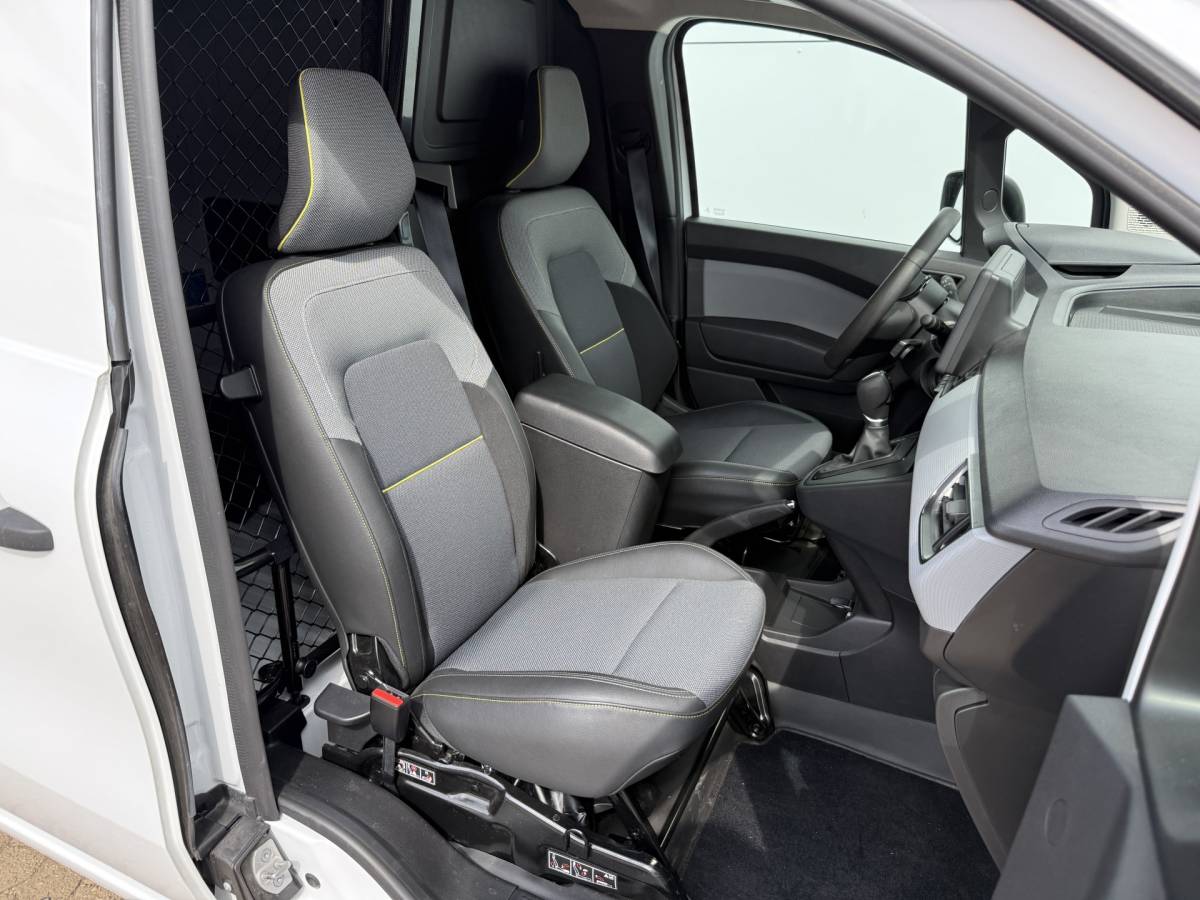 Renault Kangoo Renault Kangoo E-Tech 45kWh 122PK L1 Elektrisch 300km WLTP 98.5% (SOH) Climate Control Cruise Control LED Parkeersensoren Achter