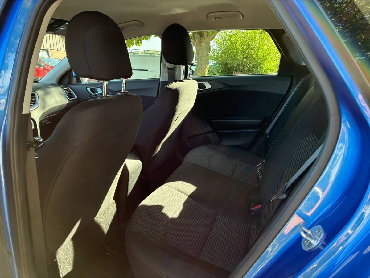 Kia Ceed Sportswagon Kia Ceed Sportswagon 1.0 T-GDi Comfortline | Camera + Cruise + Airco Nu € 10.975,-!!!