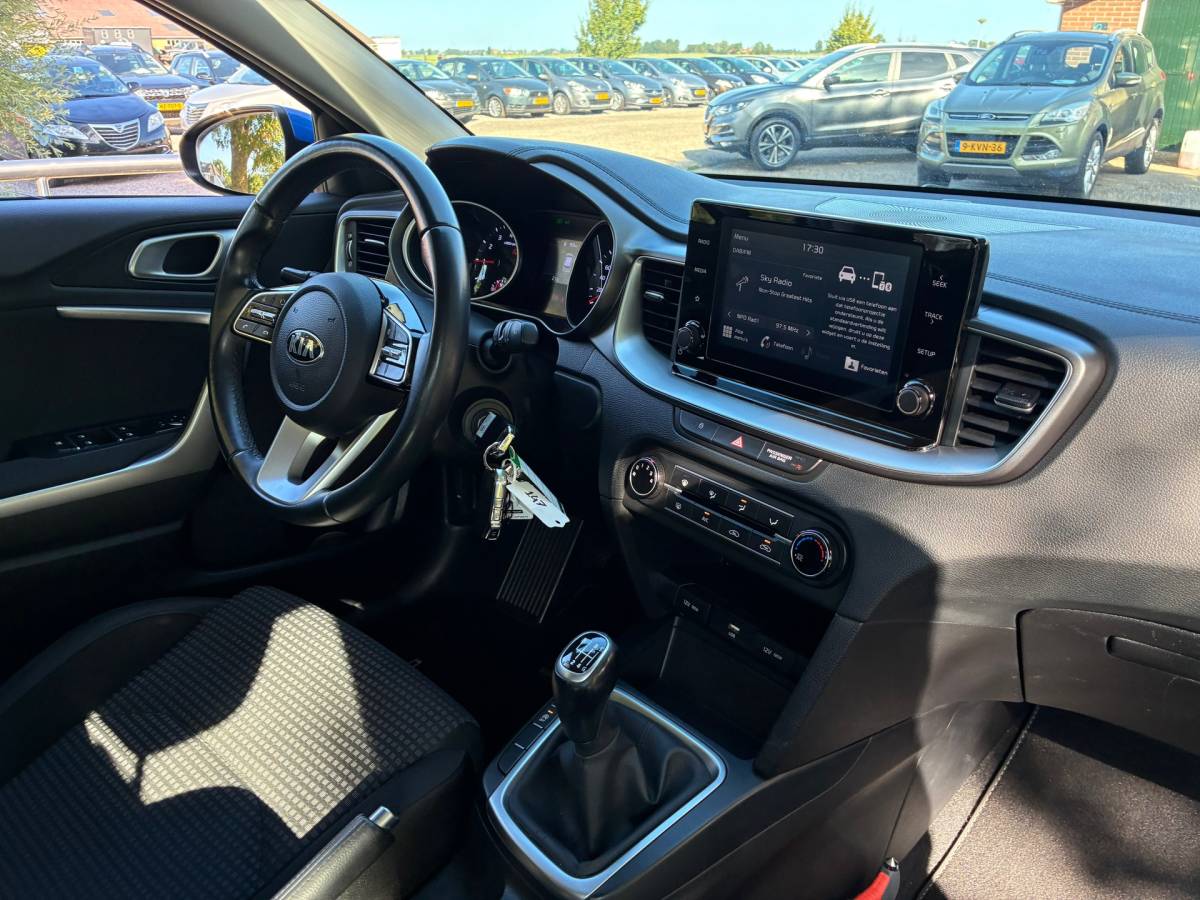 Kia Ceed Sportswagon Kia Ceed Sportswagon 1.0 T-GDi Comfortline | Camera + Cruise + Airco Nu € 10.975,-!!!