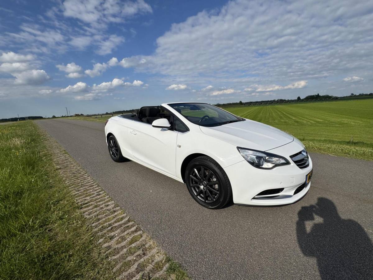 Opel Cascada Opel Cascada 1.4 Turbo Cosmo 92555 km stoelstuurverwarming boekjes