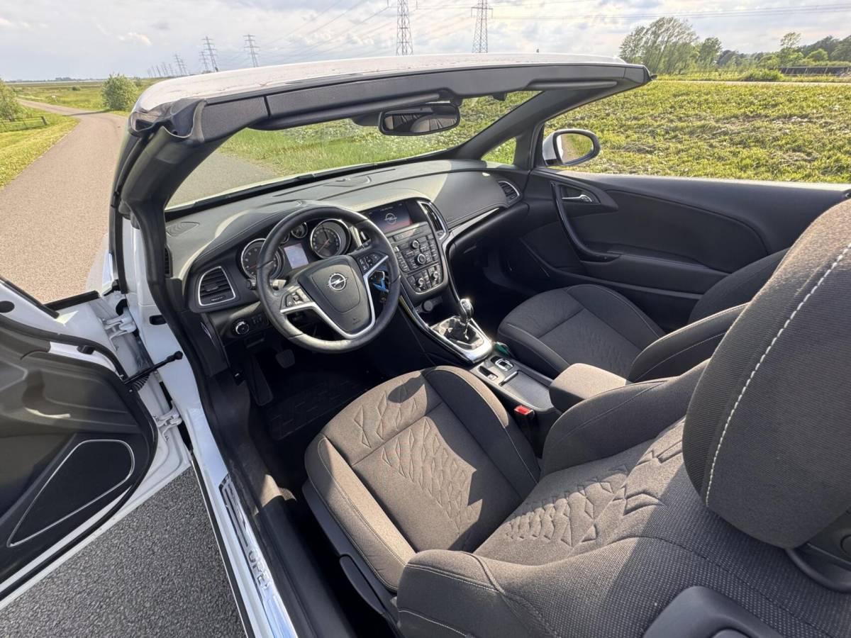 Opel Cascada Opel Cascada 1.4 Turbo Cosmo 92555 km stoelstuurverwarming boekjes