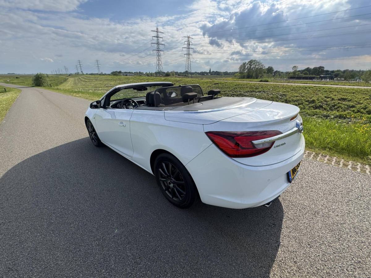 Opel Cascada Opel Cascada 1.4 Turbo Cosmo 92555 km stoelstuurverwarming boekjes