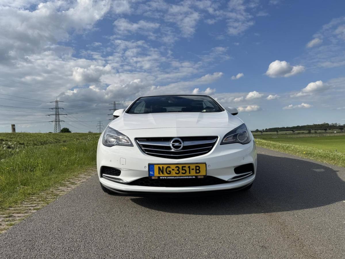 Opel Cascada Opel Cascada 1.4 Turbo Cosmo 92555 km stoelstuurverwarming boekjes