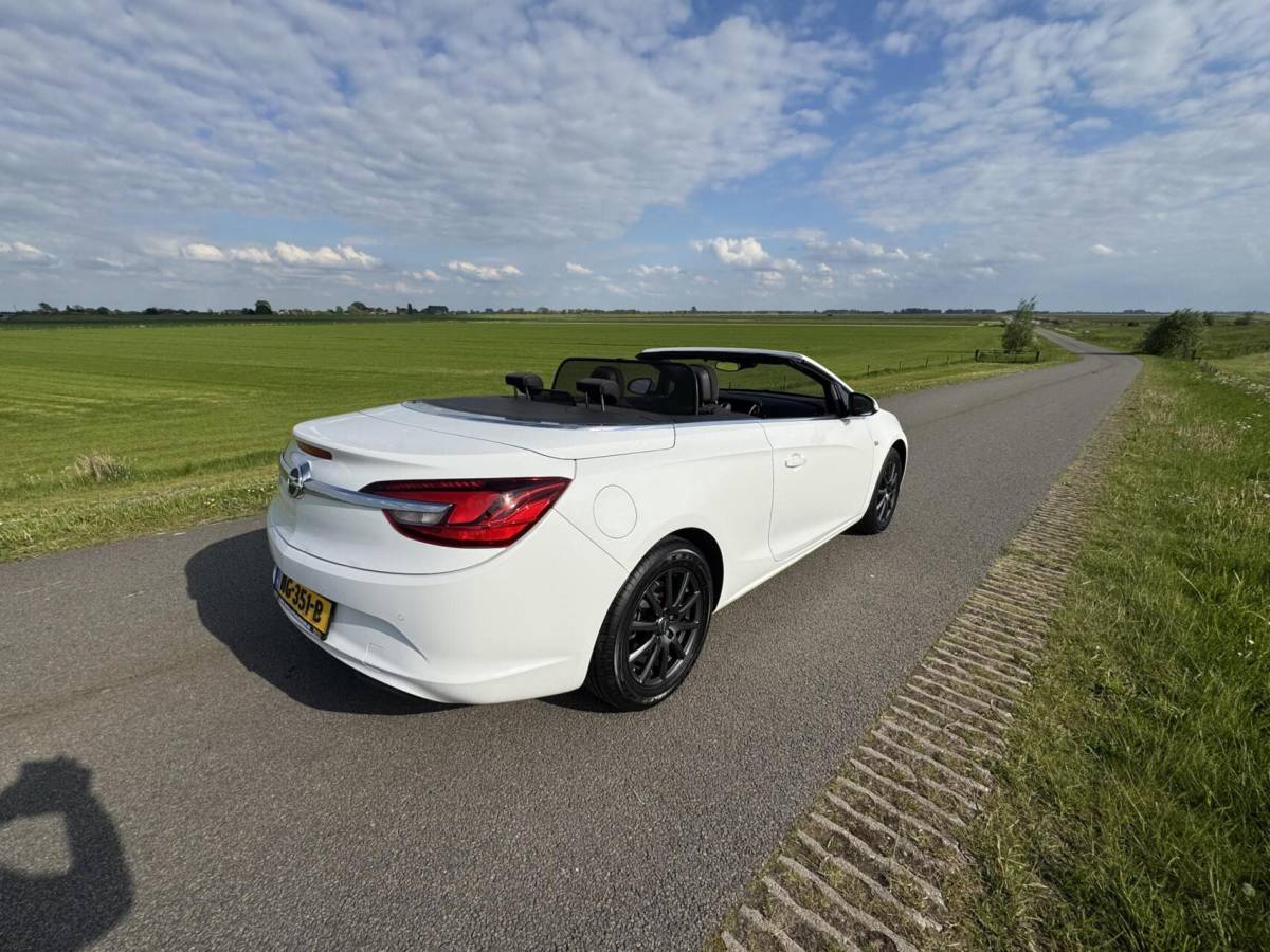 Opel Cascada Opel Cascada 1.4 Turbo Cosmo 92555 km stoelstuurverwarming boekjes