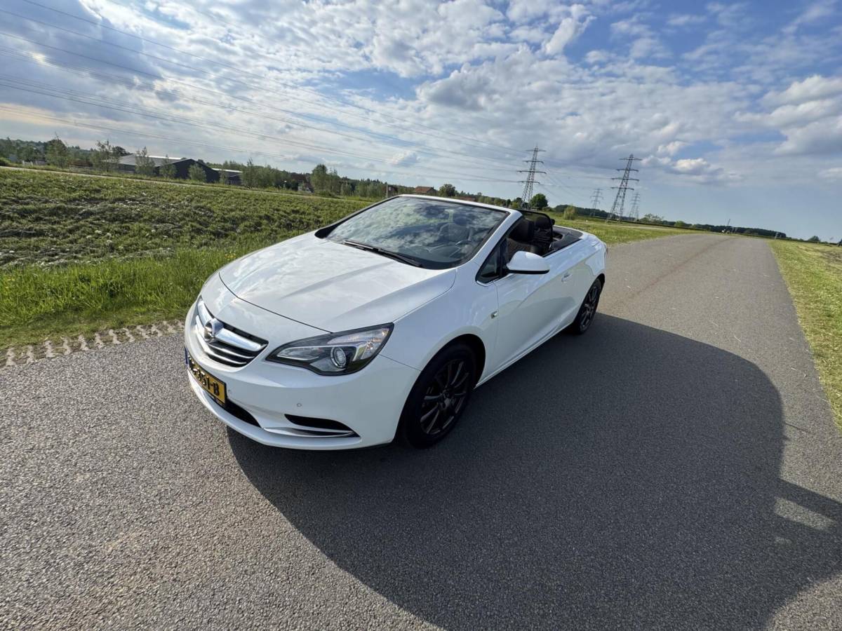 Opel Cascada Opel Cascada 1.4 Turbo Cosmo 92555 km stoelstuurverwarming boekjes