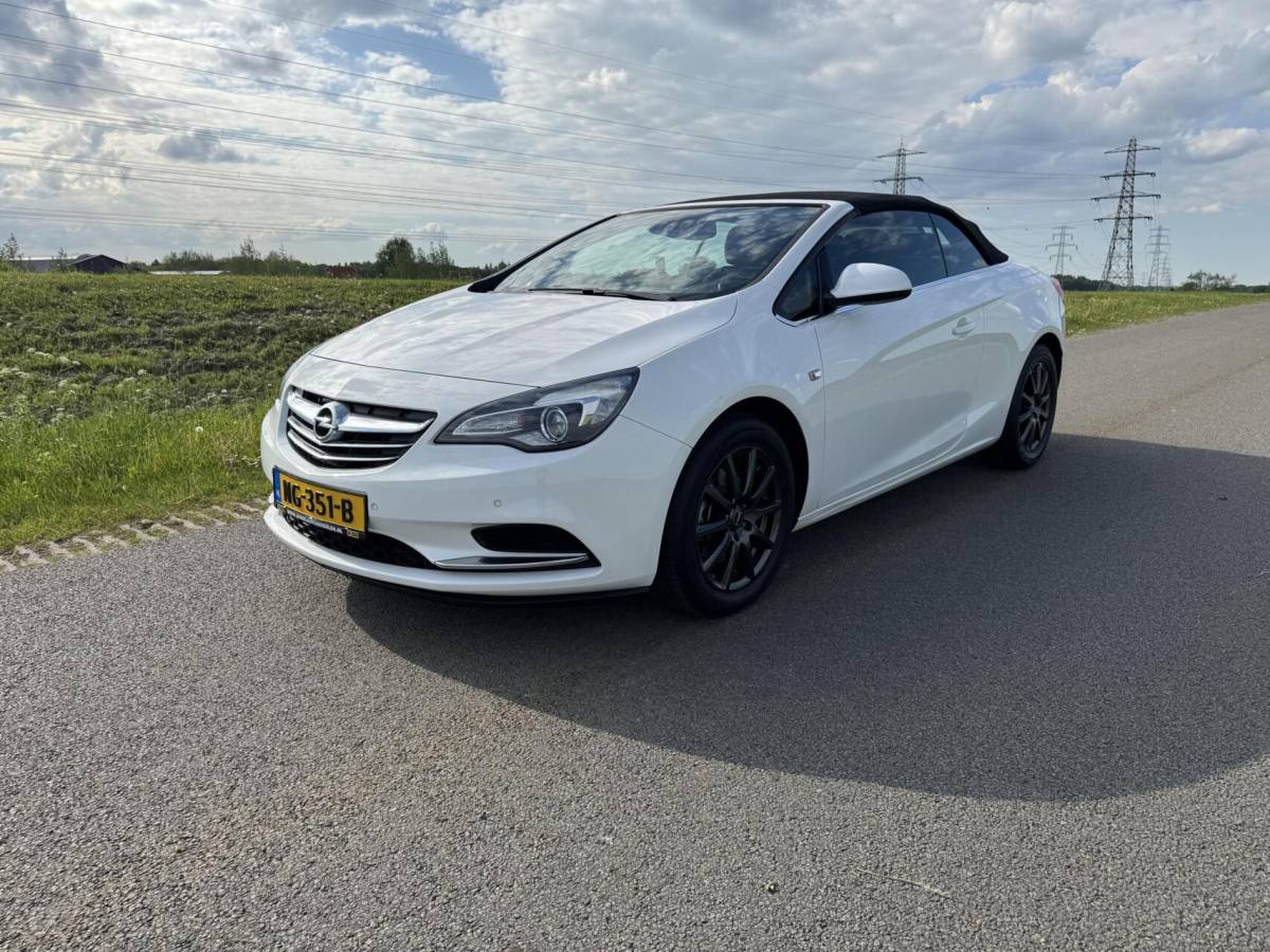 Opel Cascada Opel Cascada 1.4 Turbo Cosmo 92555 km stoelstuurverwarming boekjes