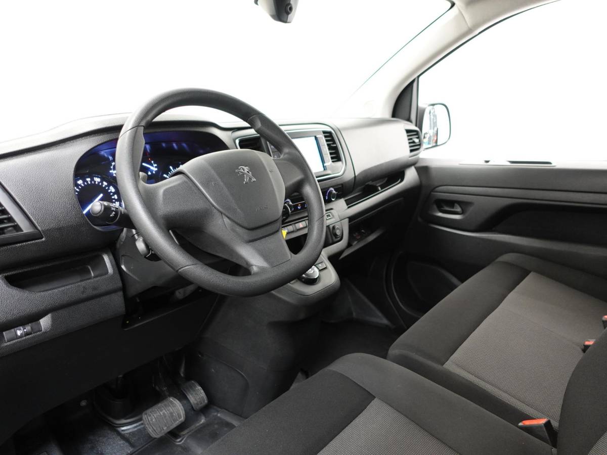 Peugeot Expert Peugeot Expert 145pk L3 Automaat Navigatie Trekhaak Carplay Cruise control Airco parkeersensoren