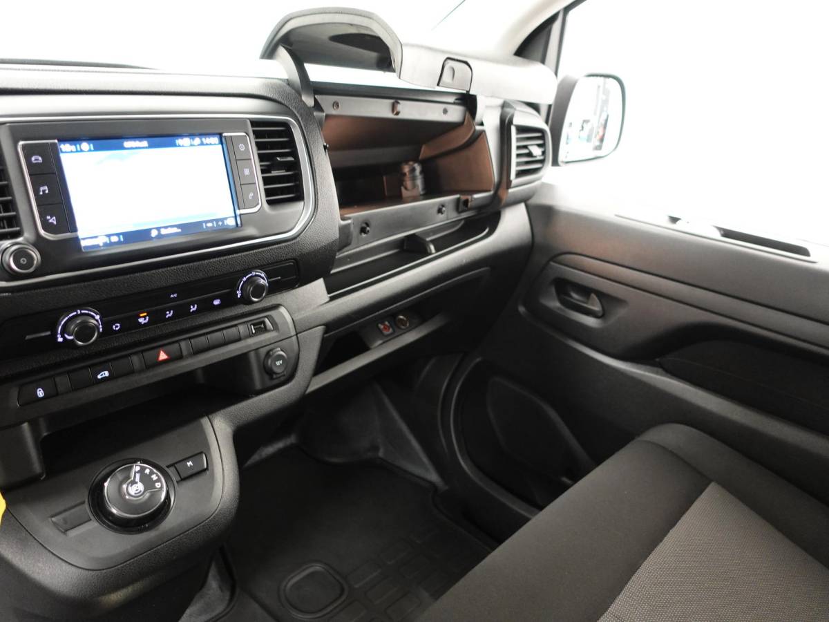 Peugeot Expert Peugeot Expert 145pk L3 Automaat Navigatie Trekhaak Carplay Cruise control Airco parkeersensoren