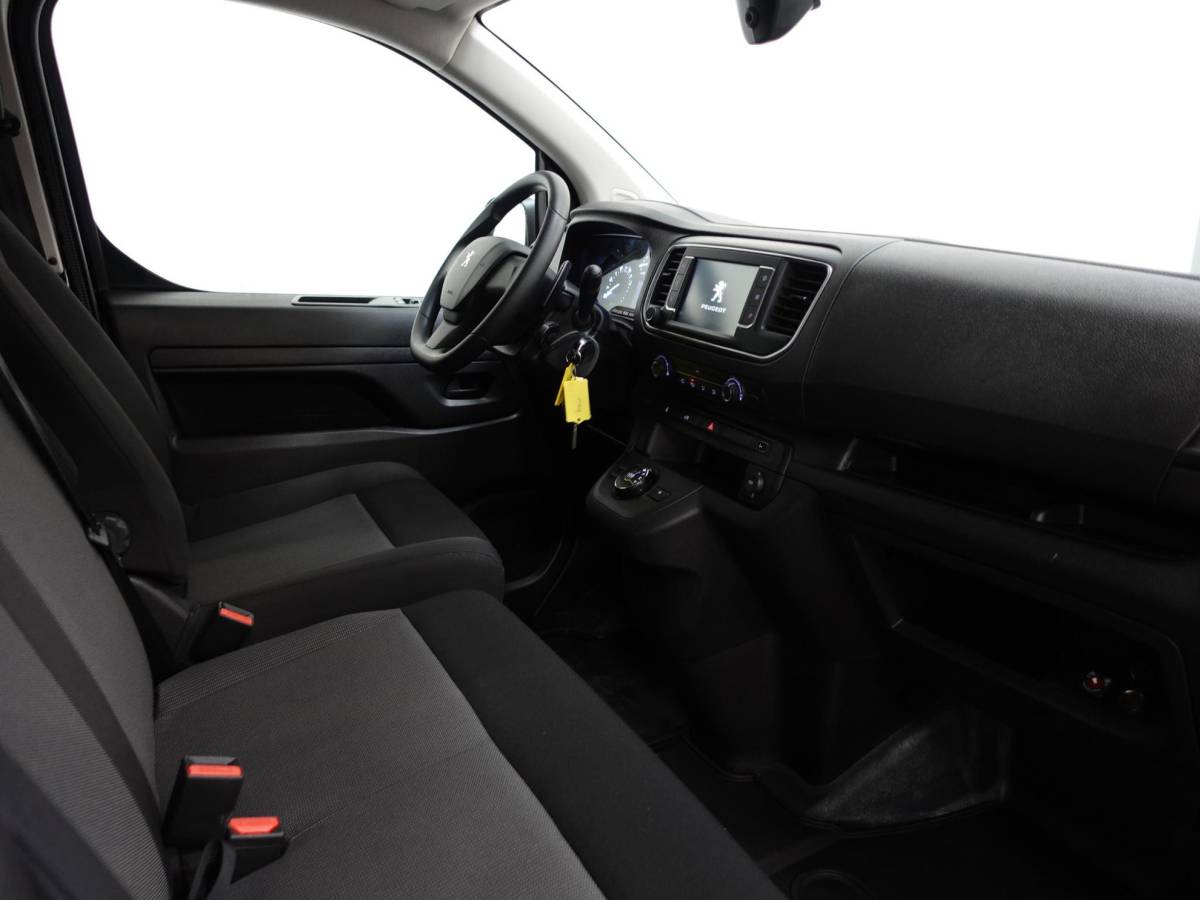 Peugeot Expert Peugeot Expert 145pk L3 Automaat Navigatie Trekhaak Carplay Cruise control Airco parkeersensoren