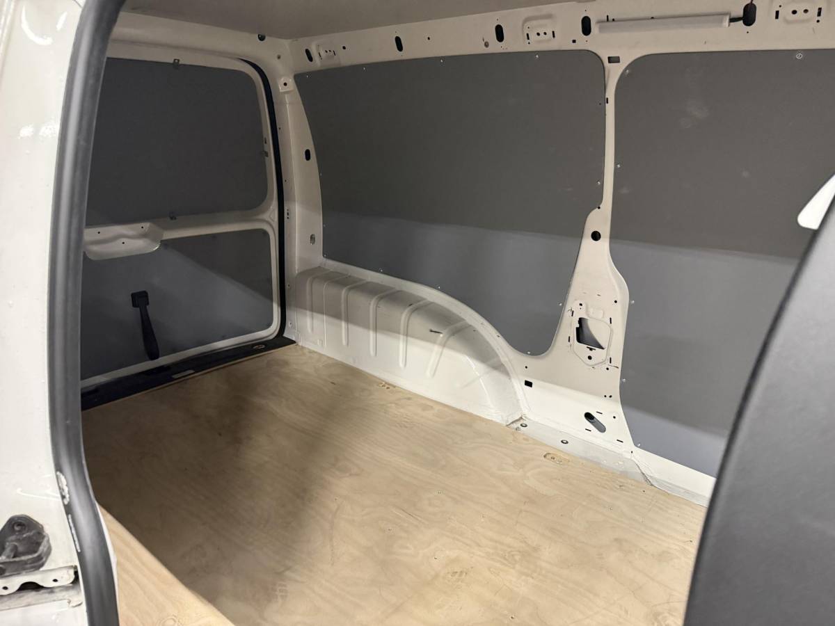 Volkswagen Caddy Volkswagen Caddy 1.4 TGI L2H1 EcoFuel Maxi Comfortline Airco Cruise PDC Verwarmbare voorruit Comfortstoelen Alarm Bluetooth Schuifdeur
