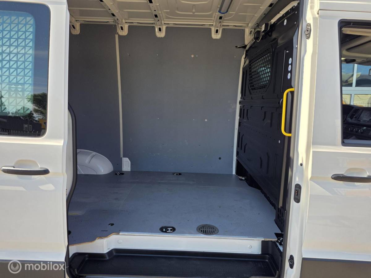 Volkswagen Crafter Volkswagen Crafter 35 2.0 TDI L3H3 140PK✅Camera✅standkachel