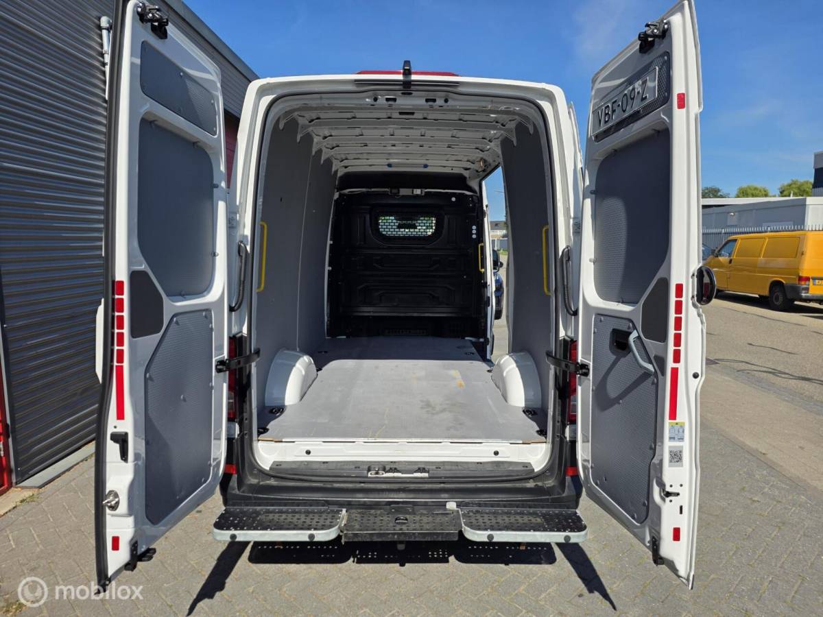 Volkswagen Crafter Volkswagen Crafter 35 2.0 TDI L3H3 140PK✅Camera✅standkachel