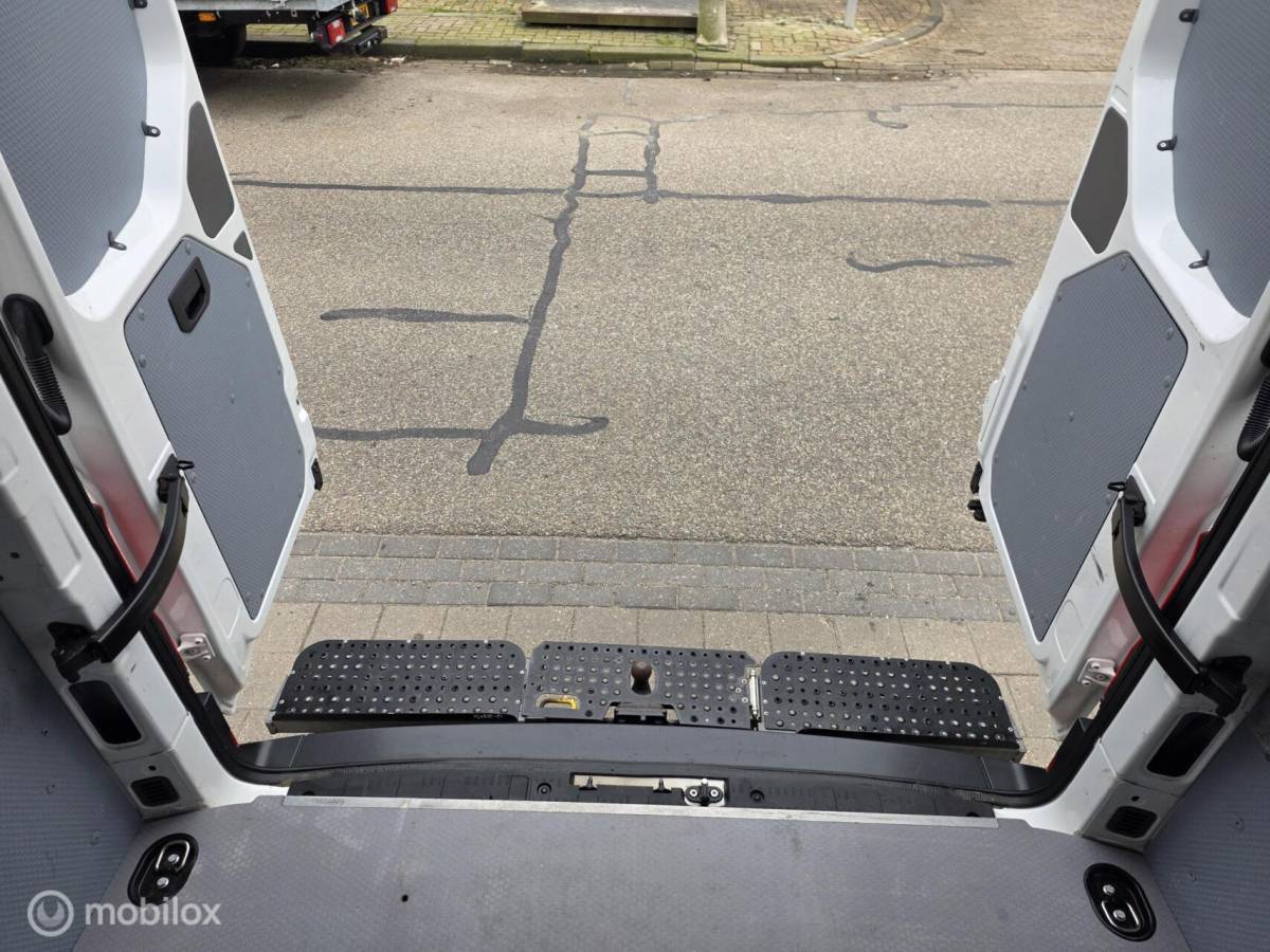 Volkswagen Crafter Volkswagen Crafter 35 2.0 TDI L3H3 140PK✅Camera✅standkachel