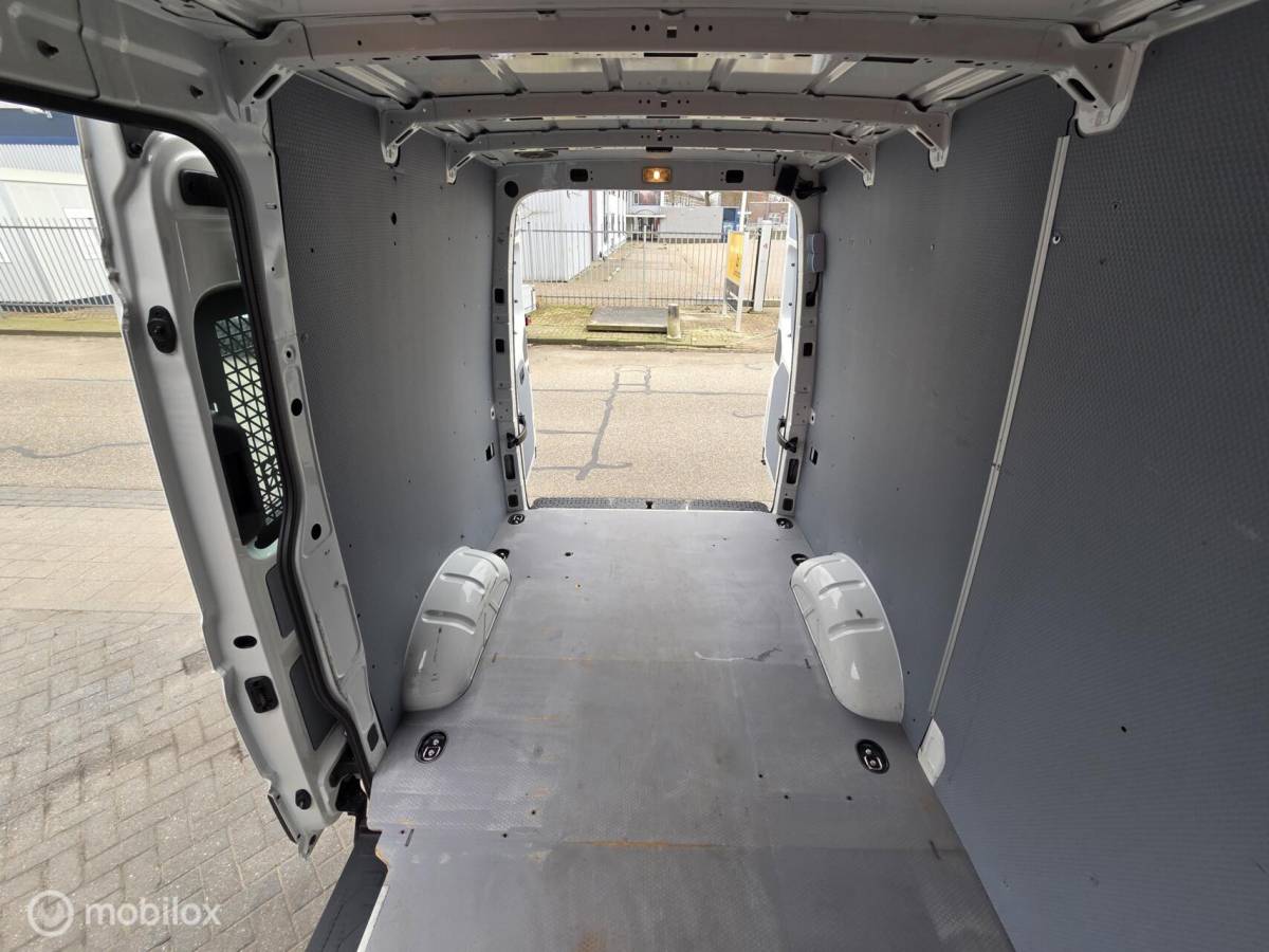 Volkswagen Crafter Volkswagen Crafter 35 2.0 TDI L3H3 140PK✅Camera✅standkachel