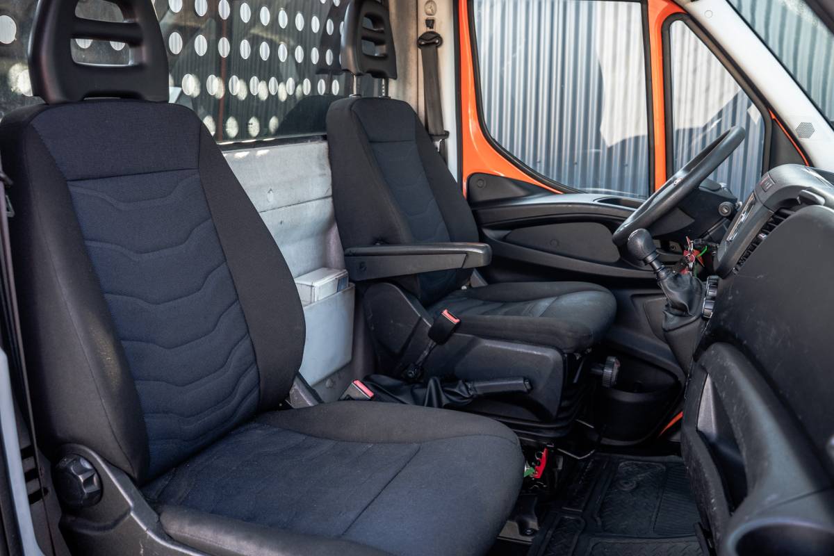 Iveco Daily Iveco Daily 35C14 | 136 PK | N1 | Laadklep | 3.5T Trekhaak | Navi | Airco