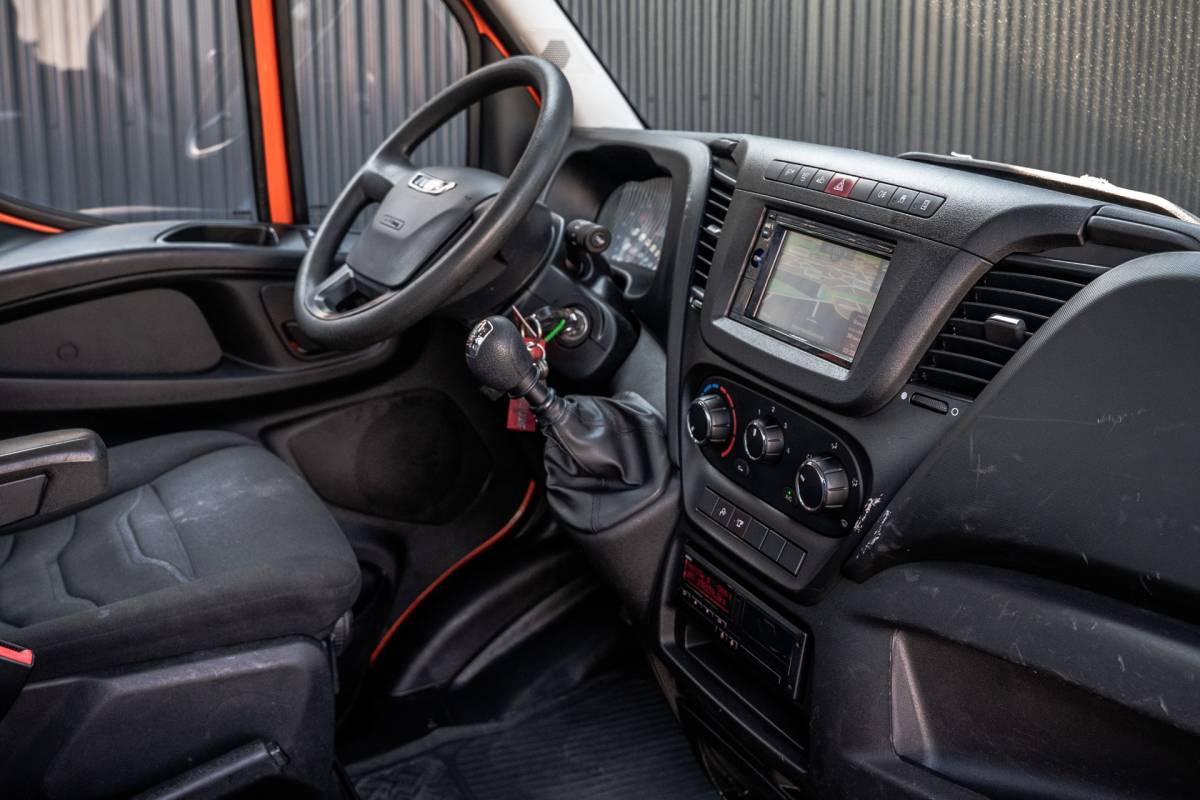 Iveco Daily Iveco Daily 35C14 | 136 PK | N1 | Laadklep | 3.5T Trekhaak | Navi | Airco