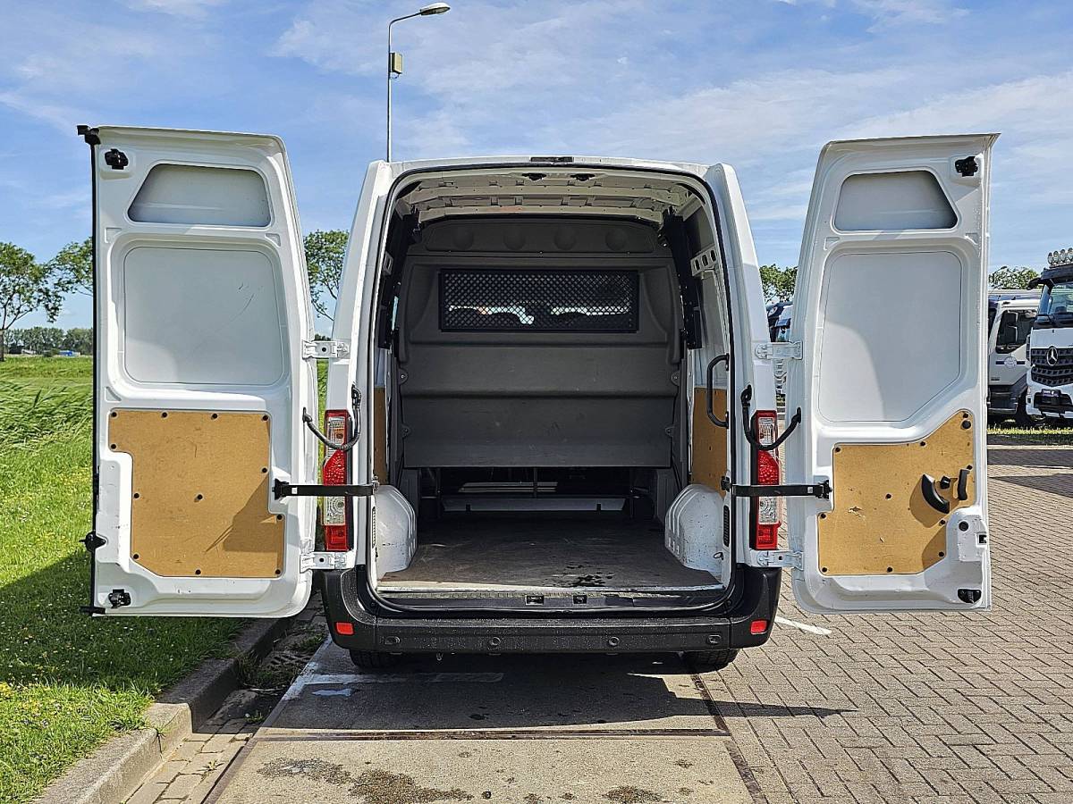Renault Master RENAULT MASTER 2.3 dubbele cabine 180pk