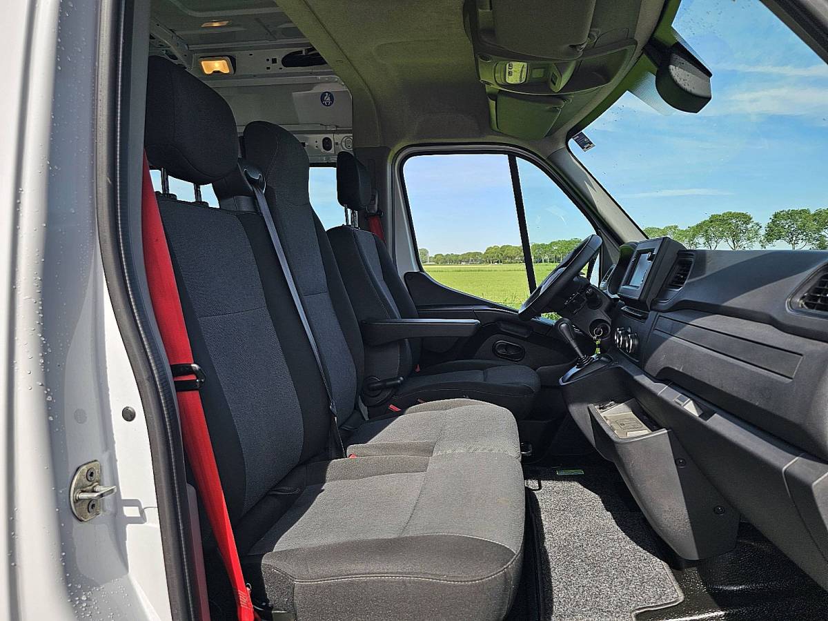 Renault Master RENAULT MASTER 2.3 dubbele cabine 180pk