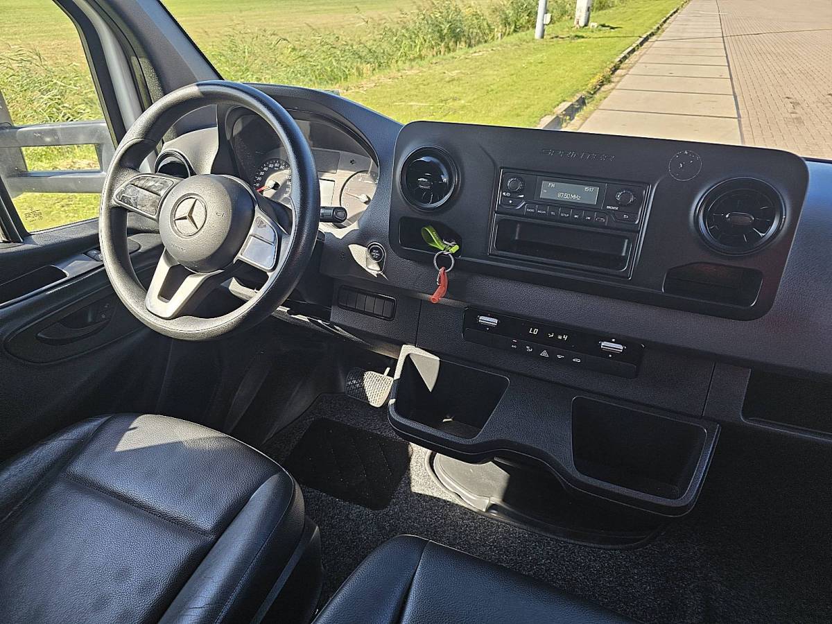 Mercedes-Benz Sprinter MERCEDES-BENZ SPRINTER 314 bakwagen laadklep!