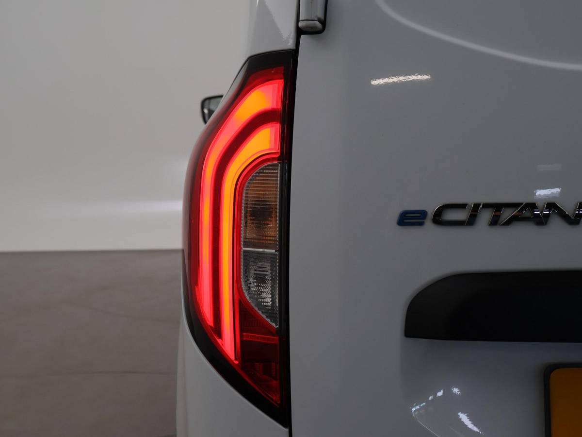 Mercedes-Benz eCitan Mercedes-Benz eCitan L2 PRO 51 kWh + CAMERA | STOELVERW. | CARPLAY | LED | CLIMATE CONTROL