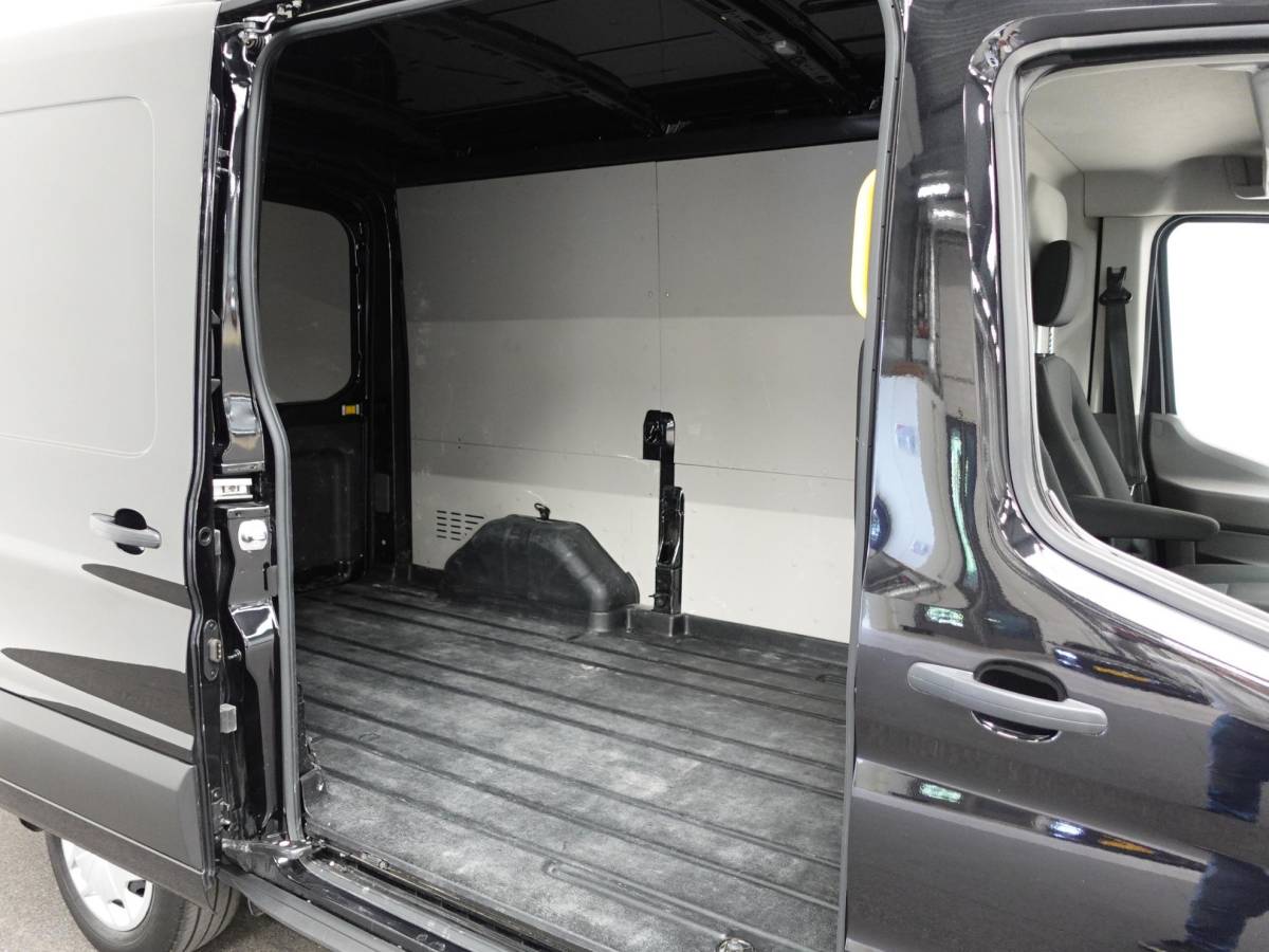 Ford Transit Ford Transit 310 2.0 TDCI L2H2 Trend Automaat Airco Bluetooth Camera Cruise Control