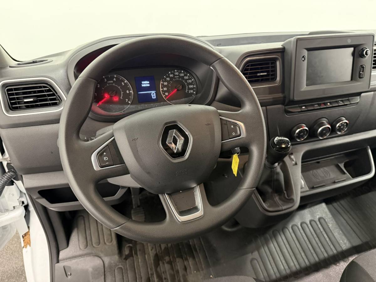 Renault Master Renault Master T33 2.3 dCi 135 L2H2 BPM VRIJ! Airco Cruise control Parkeersensoren Navigatie Trekhaak
