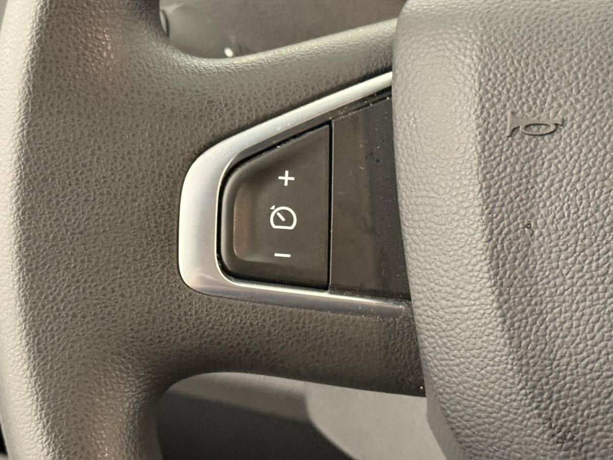 Renault Master Renault Master T33 2.3 dCi 135 L2H2 BPM VRIJ! Airco Cruise control Parkeersensoren Navigatie Trekhaak