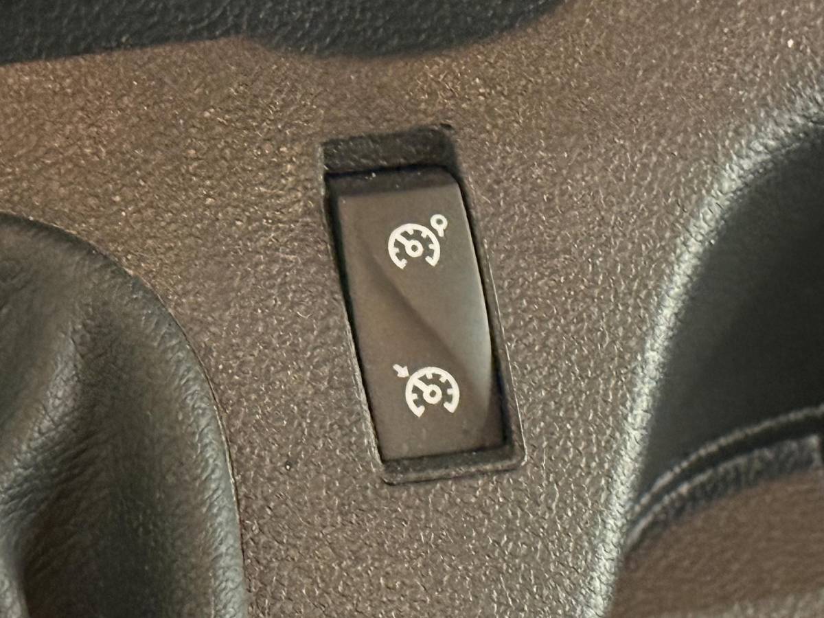 Renault Master Renault Master T33 2.3 dCi 135 L2H2 BPM VRIJ! Airco Cruise control Parkeersensoren Navigatie Trekhaak