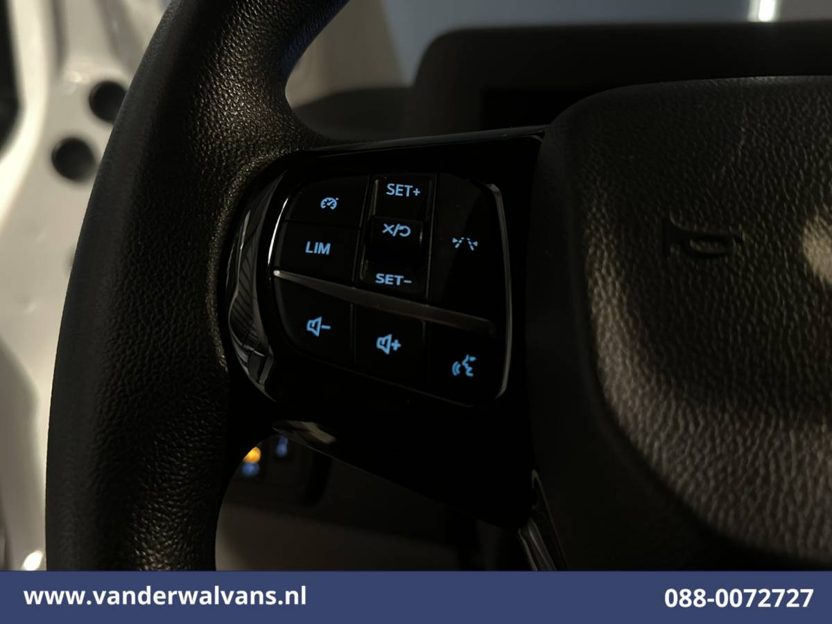 Ford Transit Custom Ford Transit Custom 2.0 TDCI L1H1 Euro6 Airco | Camera | Apple Carplay | Cruisecontrol | LED Android Auto, Verwarmde voorruit, Parkeersensoren, Bijrijdersbank