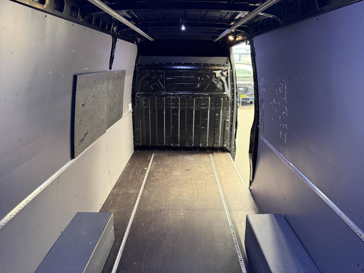 Iveco Daily Iveco Daily 35S21H 3.0 410 L4 207PK Automaat Airco Cruise Control Navigatie Camera