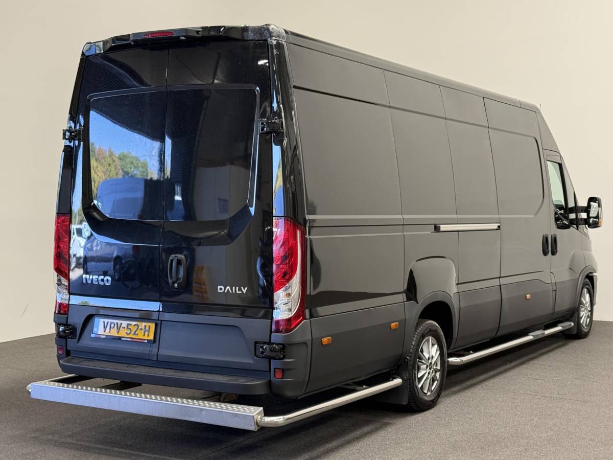 Iveco Daily Iveco Daily 35S21H 3.0 410 L4 207PK Automaat Airco Cruise Control Navigatie Camera