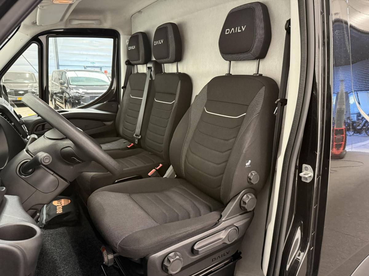 Iveco Daily Iveco Daily 35S21H 3.0 410 L4 207PK Automaat Airco Cruise Control Navigatie Camera