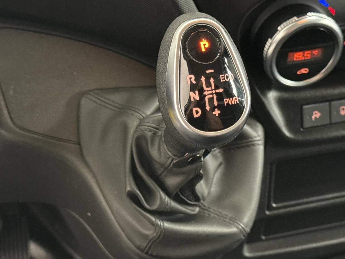 Iveco Daily Iveco Daily 35S21H 3.0 410 L4 207PK Automaat Airco Cruise Control Navigatie Camera