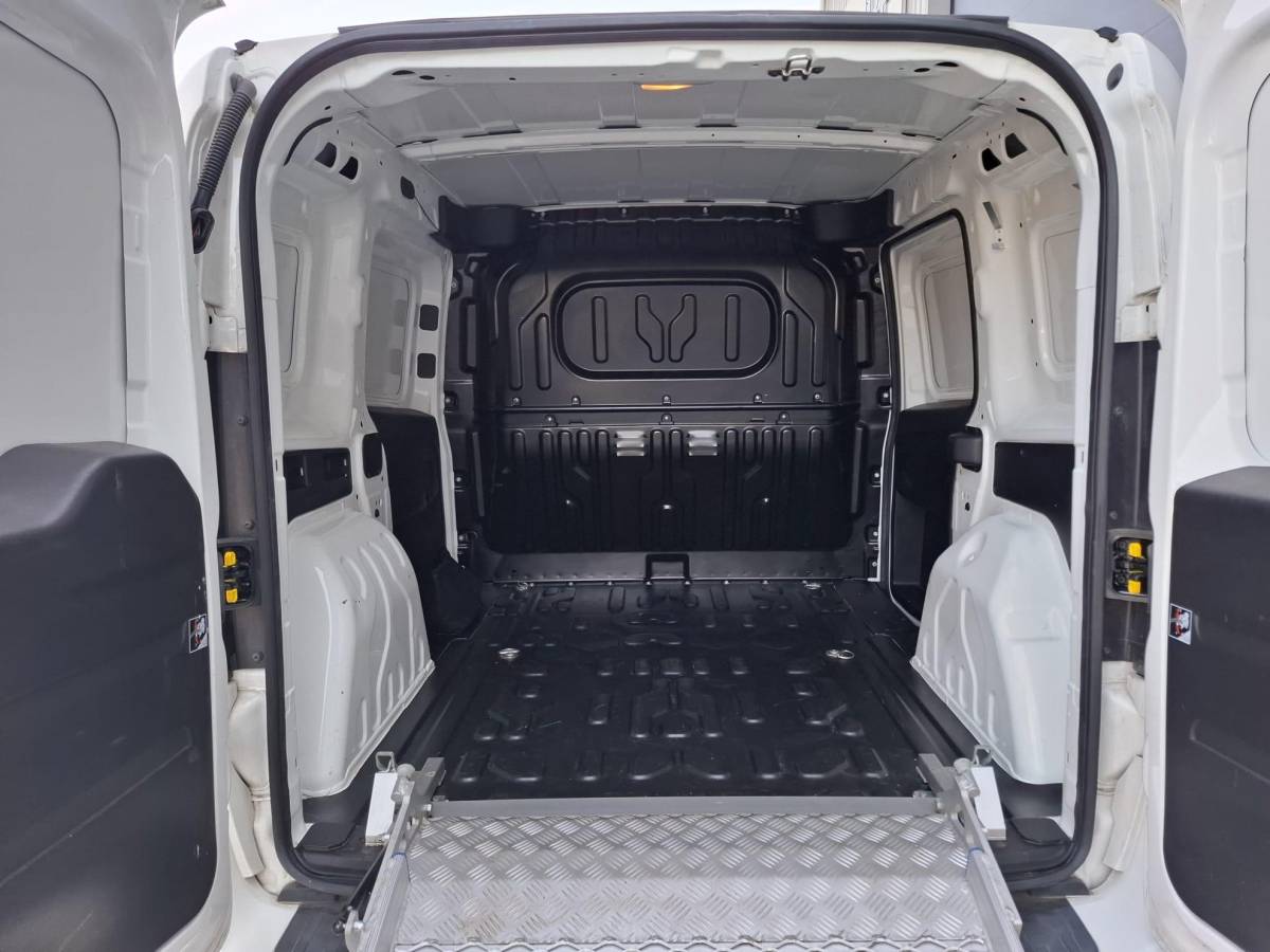 Opel Combo Opel Combo 1.6 CDTi L1H1 Sport CAMERA / EURO 6 / CARPLAY / AIRCO / TREKHAAK / MARGE AUTO !!