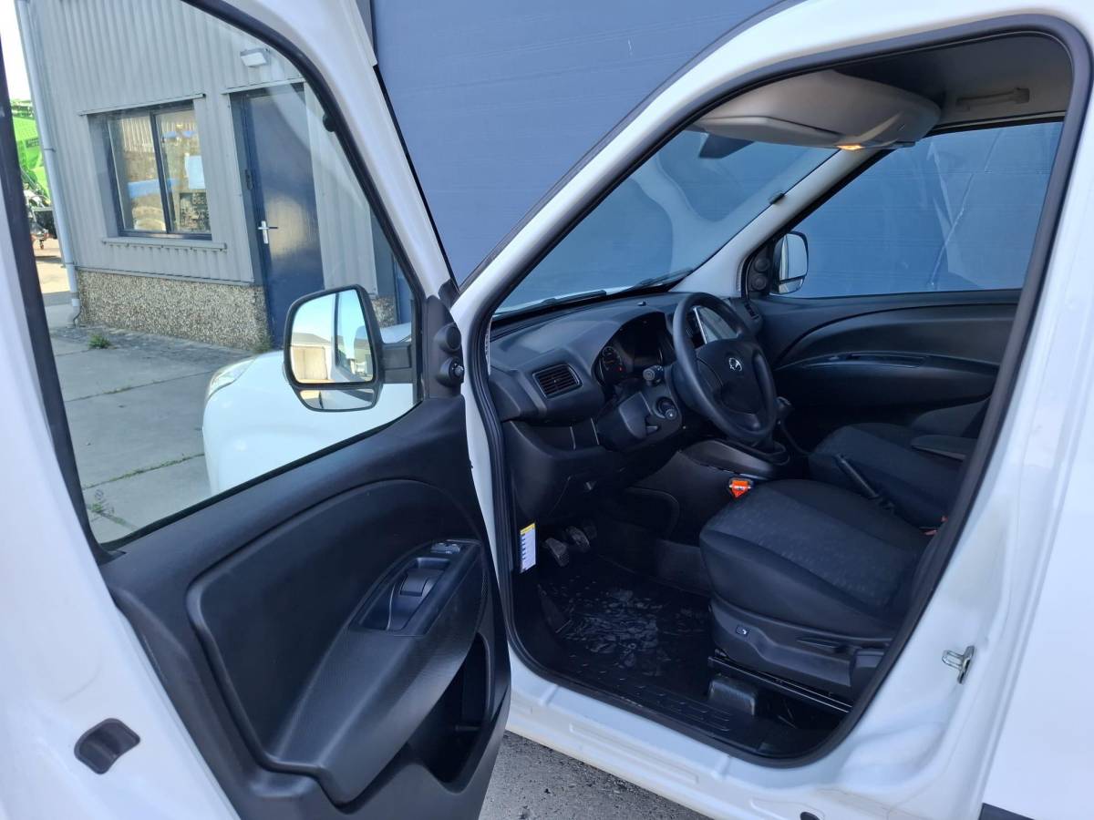 Opel Combo Opel Combo 1.6 CDTi L1H1 Sport CAMERA / EURO 6 / CARPLAY / AIRCO / TREKHAAK / MARGE AUTO !!