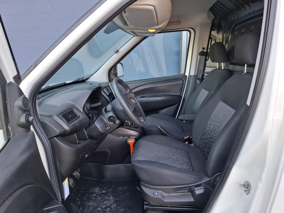 Opel Combo Opel Combo 1.6 CDTi L1H1 Sport CAMERA / EURO 6 / CARPLAY / AIRCO / TREKHAAK / MARGE AUTO !!