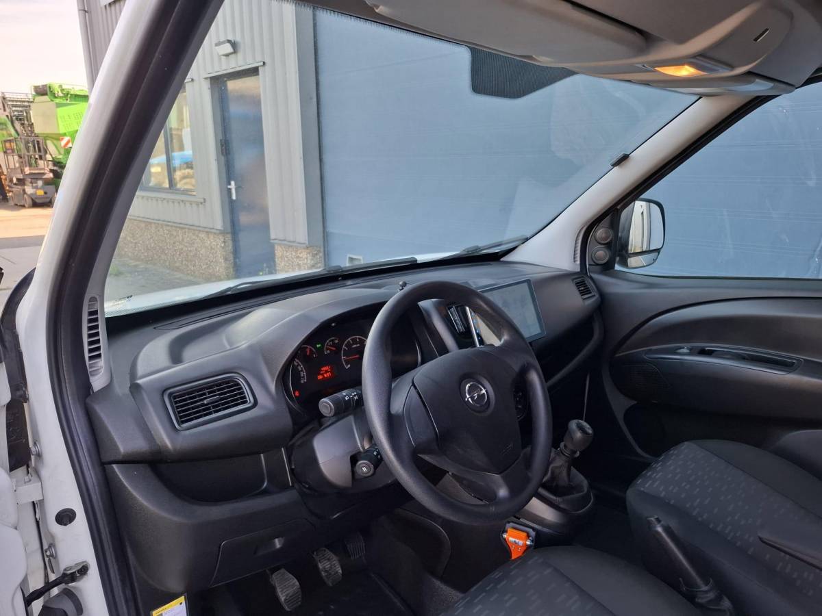 Opel Combo Opel Combo 1.6 CDTi L1H1 Sport CAMERA / EURO 6 / CARPLAY / AIRCO / TREKHAAK / MARGE AUTO !!