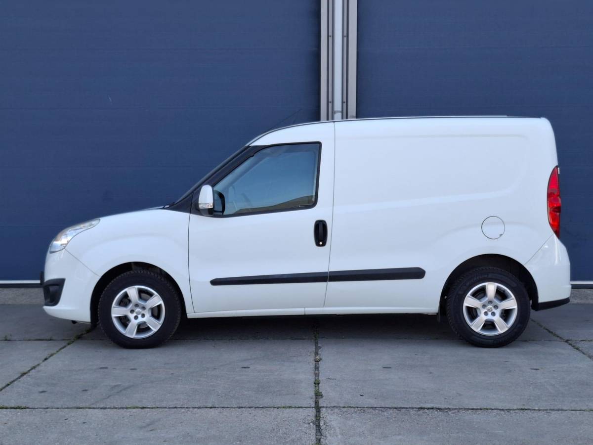 Opel Combo Opel Combo 1.6 CDTi L1H1 Sport CAMERA / EURO 6 / CARPLAY / AIRCO / TREKHAAK / MARGE AUTO !!