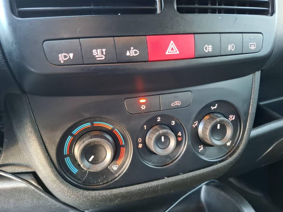 Opel Combo Opel Combo 1.6 CDTi L1H1 Sport CAMERA / EURO 6 / CARPLAY / AIRCO / TREKHAAK / MARGE AUTO !!